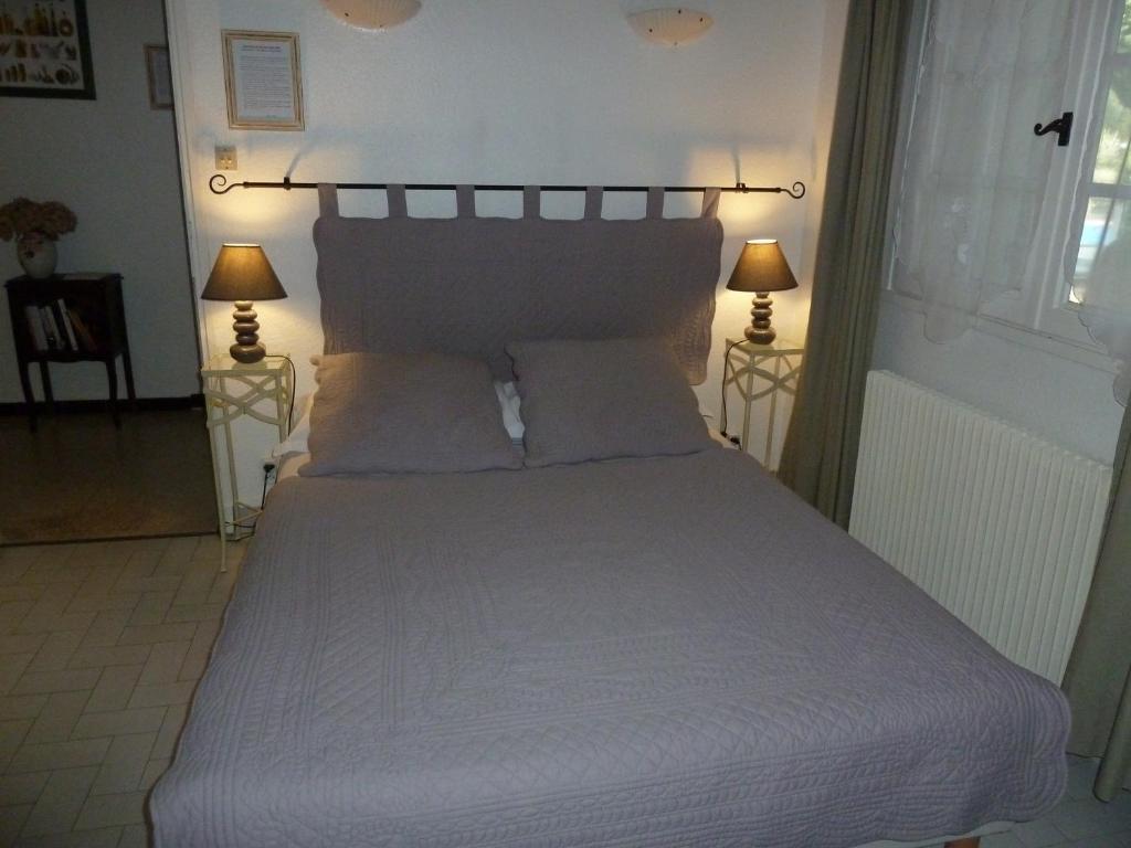 Mas De Valiguiere Hotel Saze  Quarto foto