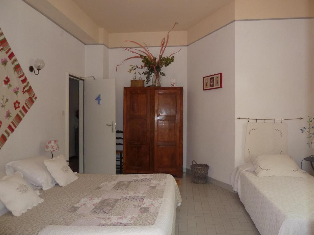 Mas De Valiguiere Hotel Saze  Quarto foto