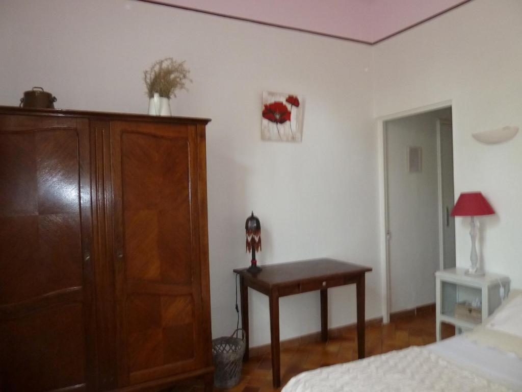 Mas De Valiguiere Hotel Saze  Quarto foto