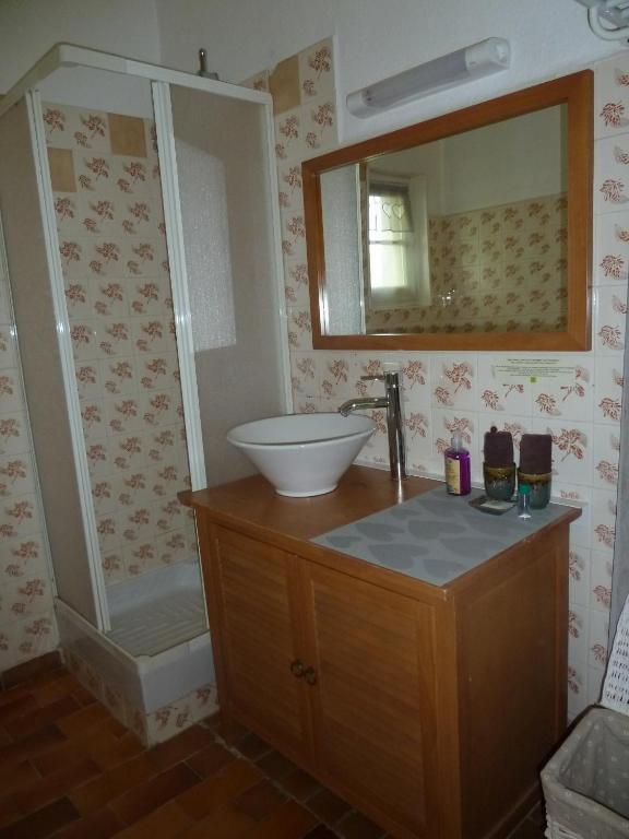 Mas De Valiguiere Hotel Saze  Quarto foto